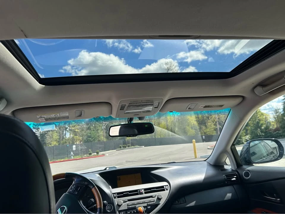 2010 Lexus RX 3rd Gen - Image 12 of 14