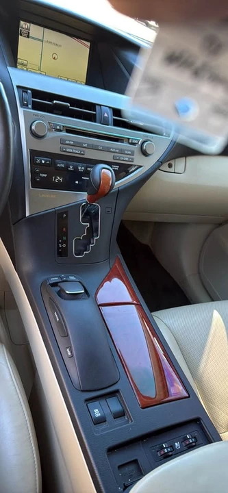 2010 Lexus RX 3rd Gen - Image 8 of 11