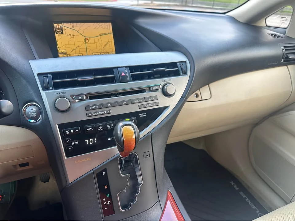 2010 Lexus RX 3rd Gen - Image 12 of 14