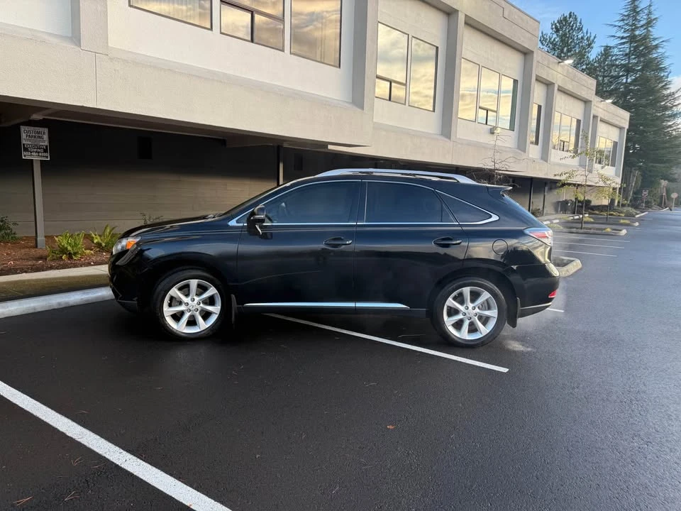 2010 Lexus RX 3rd Gen - Image 4 of 17