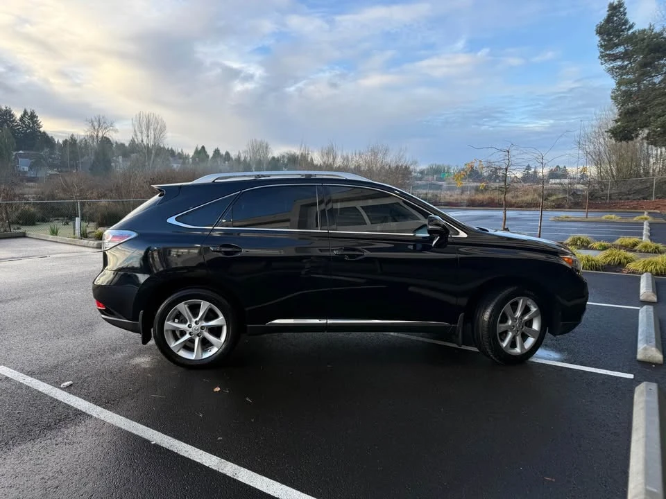 2010 Lexus RX 3rd Gen - Image 8 of 17