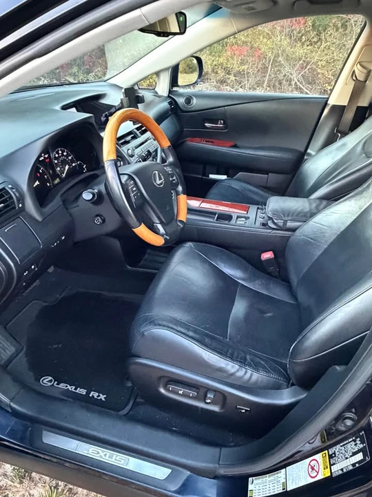 2010 Lexus RX 3rd Gen - Image 11 of 16