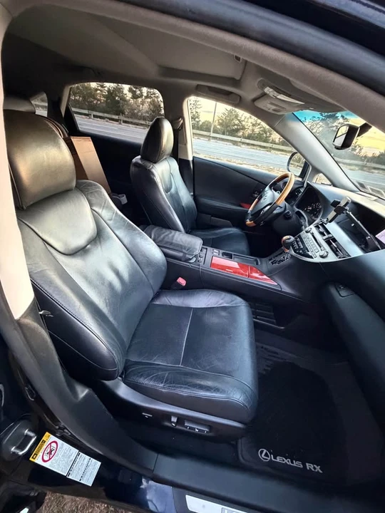 2010 Lexus RX 3rd Gen - Image 14 of 16