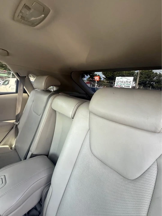 2010 Lexus RX 3rd Gen - Image 9 of 13