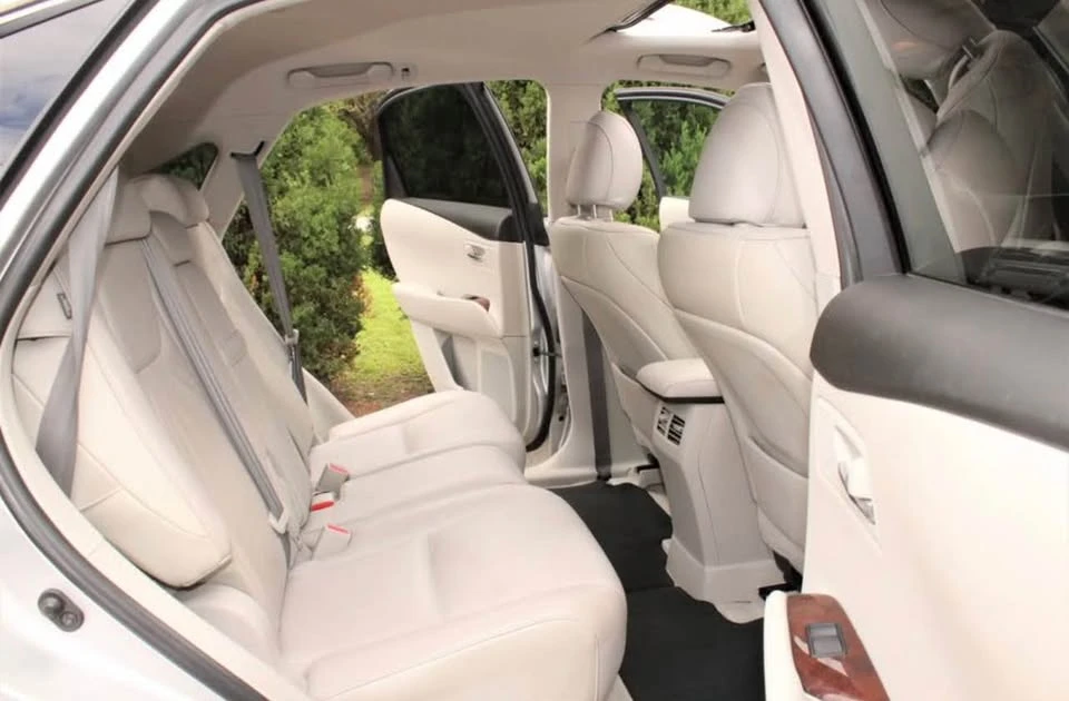 2010 Lexus RX 3rd Gen - Image 12 of 17