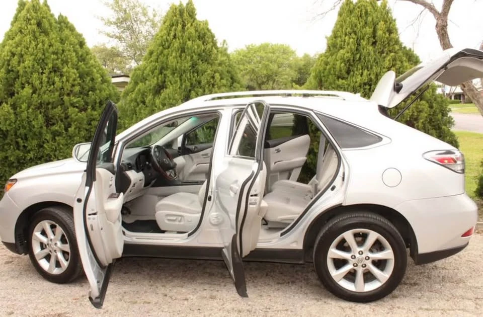 2010 Lexus RX 3rd Gen - Image 3 of 17