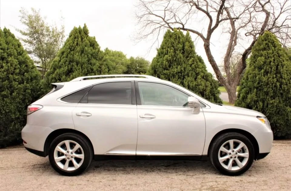2010 Lexus RX 3rd Gen - Image 2 of 17