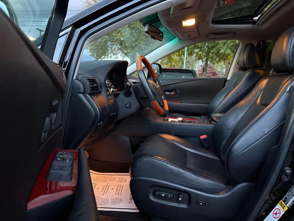 2010 Lexus RX 3rd Gen - Image 8 of 18