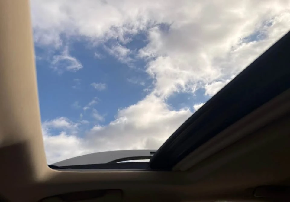 2010 Lexus RX 3rd Gen - Image 13 of 17