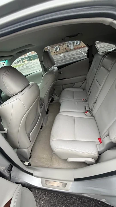 2010 Lexus RX 3rd Gen - Image 5 of 6