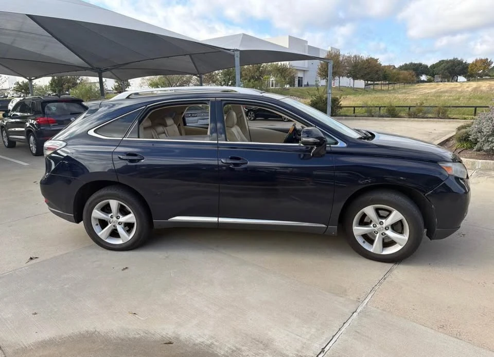 2010 Lexus RX 3rd Gen - Image 10 of 17