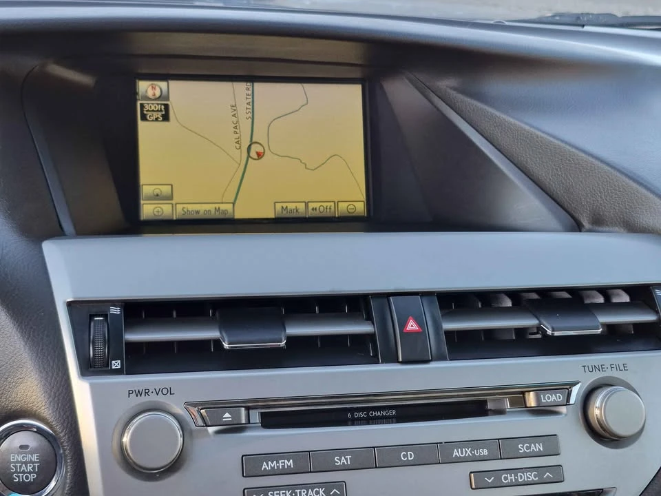 2010 Lexus RX 3rd Gen - Image 10 of 15