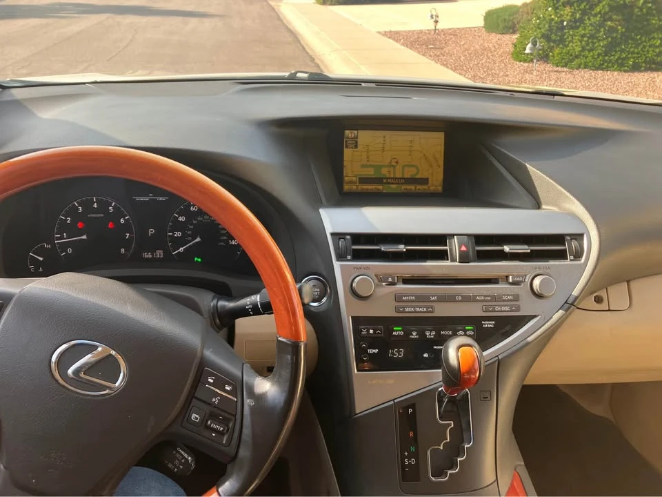 2010 Lexus RX 3rd Gen - Image 5 of 10