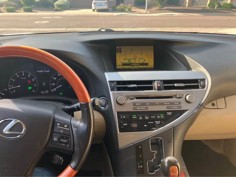 2010 Lexus RX 3rd Gen - Image 7 of 10