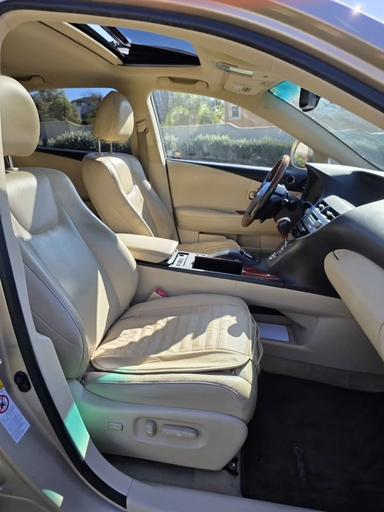 2010 Lexus RX 3rd Gen - Image 11 of 13