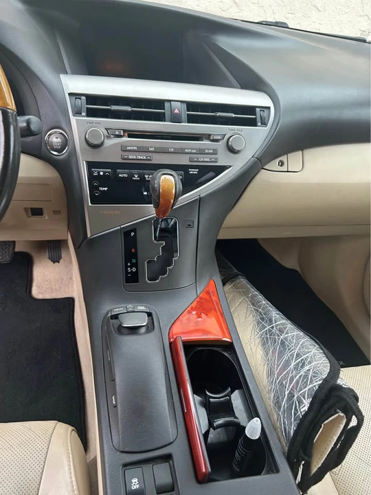 2010 Lexus RX 3rd Gen - Image 15 of 15