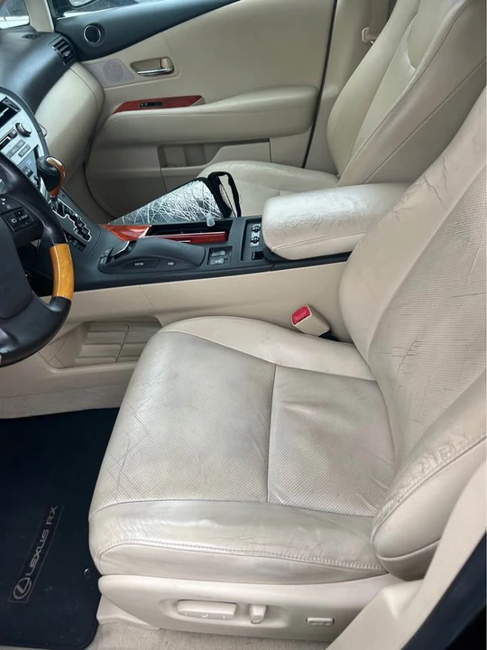 2010 Lexus RX 3rd Gen - Image 14 of 15