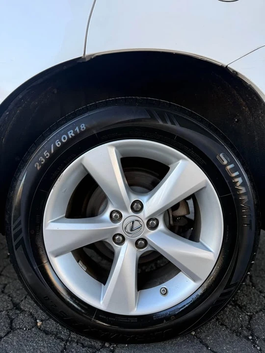 2010 Lexus RX 3rd Gen - Image 18 of 19
