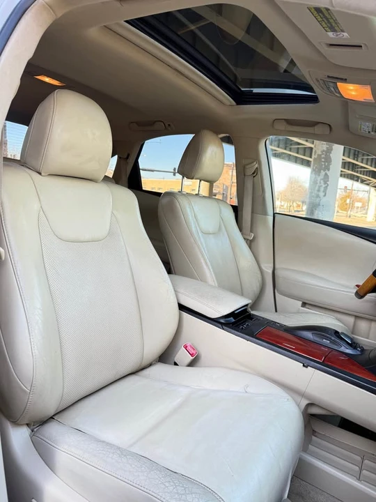 2010 Lexus RX 3rd Gen - Image 16 of 19