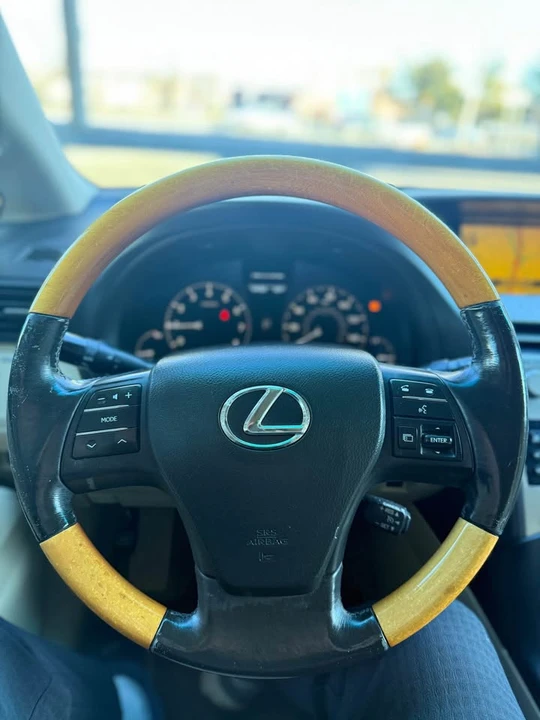 2010 Lexus RX 3rd Gen - Image 11 of 19