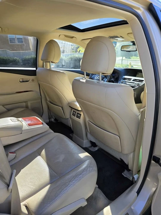 2010 Lexus RX 3rd Gen - Image 8 of 13