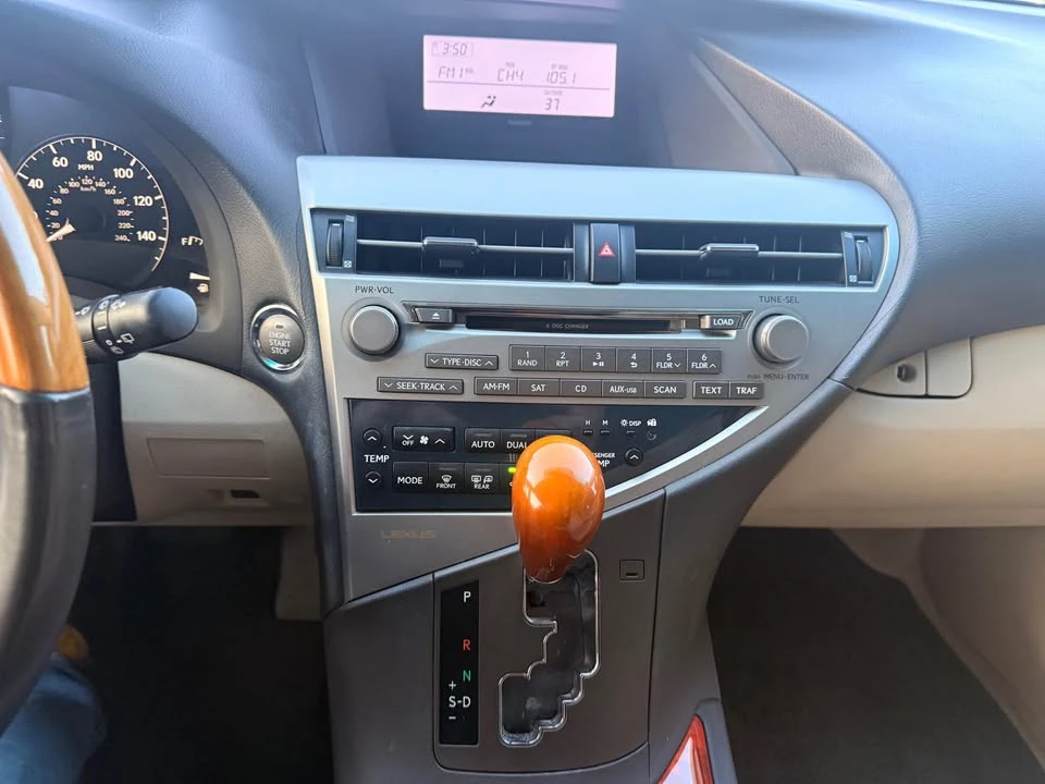 2010 Lexus RX 3rd Gen - Image 14 of 17