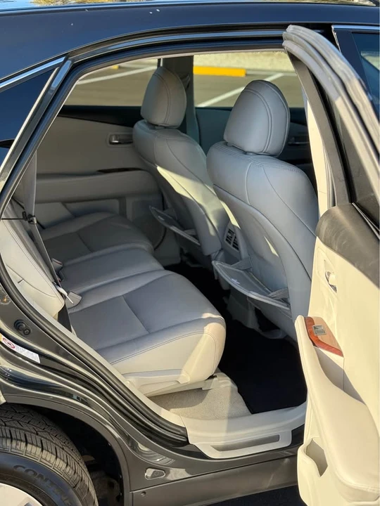 2010 Lexus RX 3rd Gen - Image 14 of 18