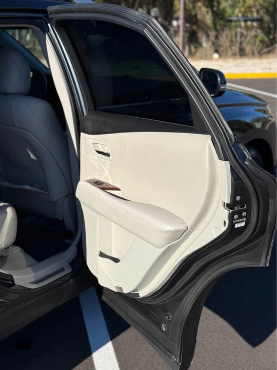 2010 Lexus RX 3rd Gen - Image 15 of 18