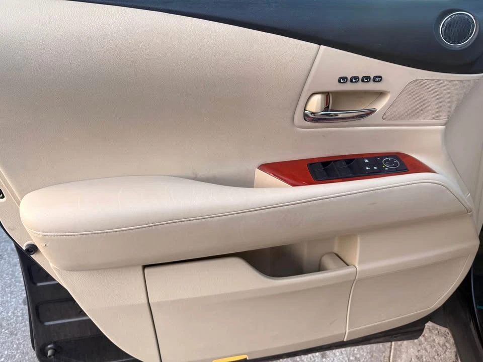2010 Lexus RX 3rd Gen - Image 10 of 17