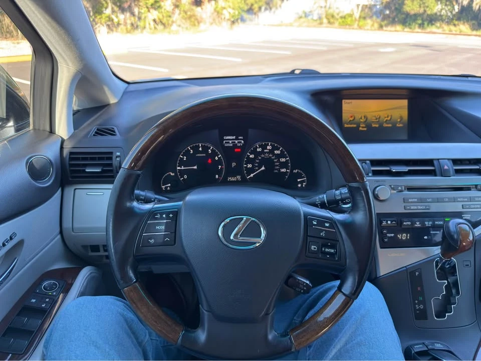 2010 Lexus RX 3rd Gen - Image 18 of 18