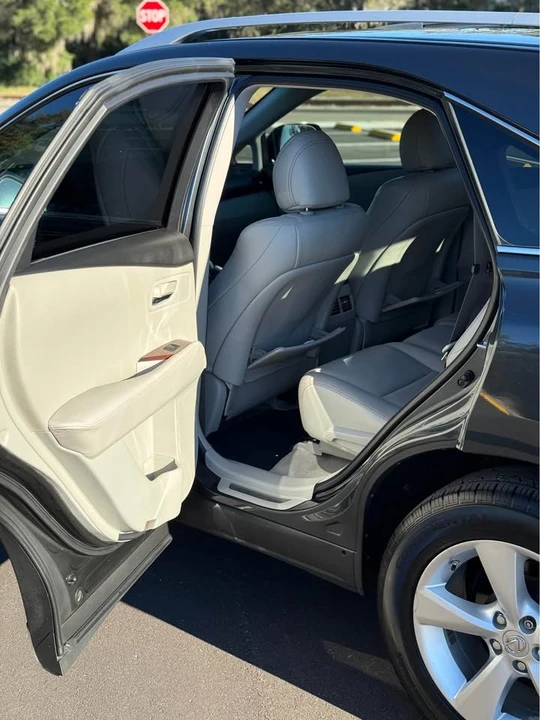 2010 Lexus RX 3rd Gen - Image 10 of 18