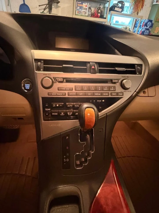 2010 Lexus RX 3rd Gen - Image 6 of 12