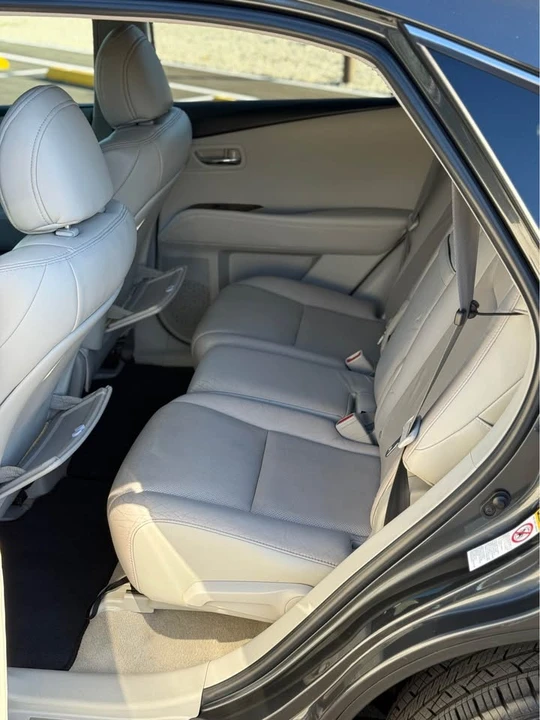 2010 Lexus RX 3rd Gen - Image 11 of 18