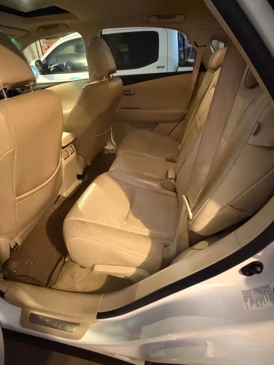 2010 Lexus RX 3rd Gen - Image 10 of 12