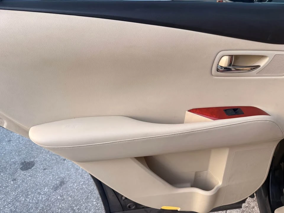 2010 Lexus RX 3rd Gen - Image 8 of 17