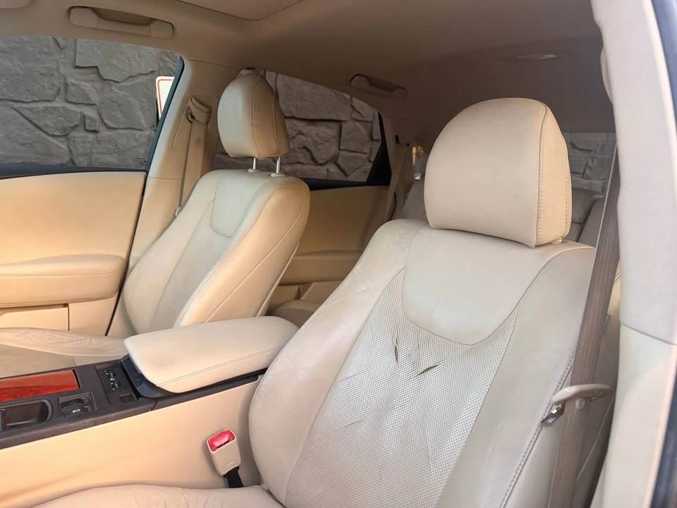 2010 Lexus RX 3rd Gen - Image 11 of 17