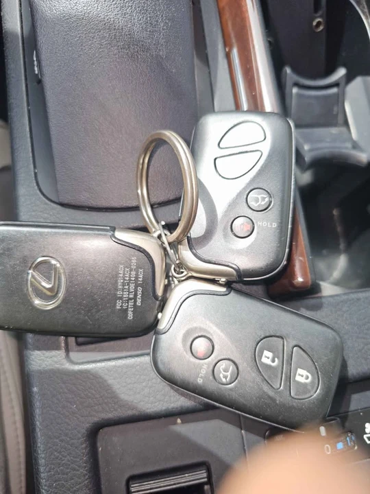 2010 Lexus RX 3rd Gen - Image 11 of 13