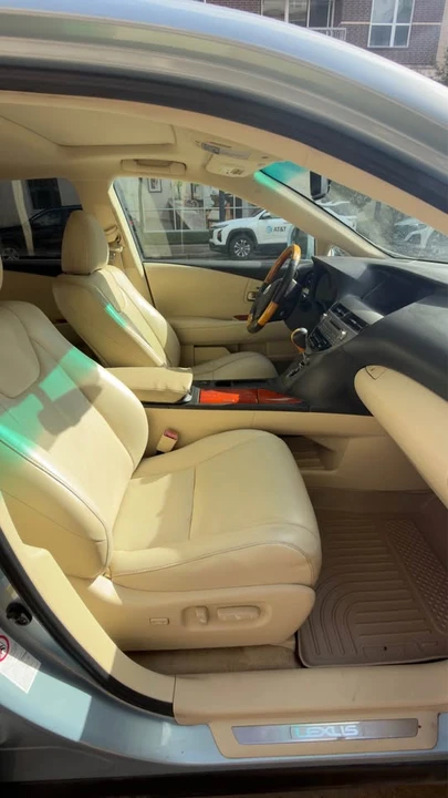 2010 Lexus RX 3rd Gen - Image 8 of 12
