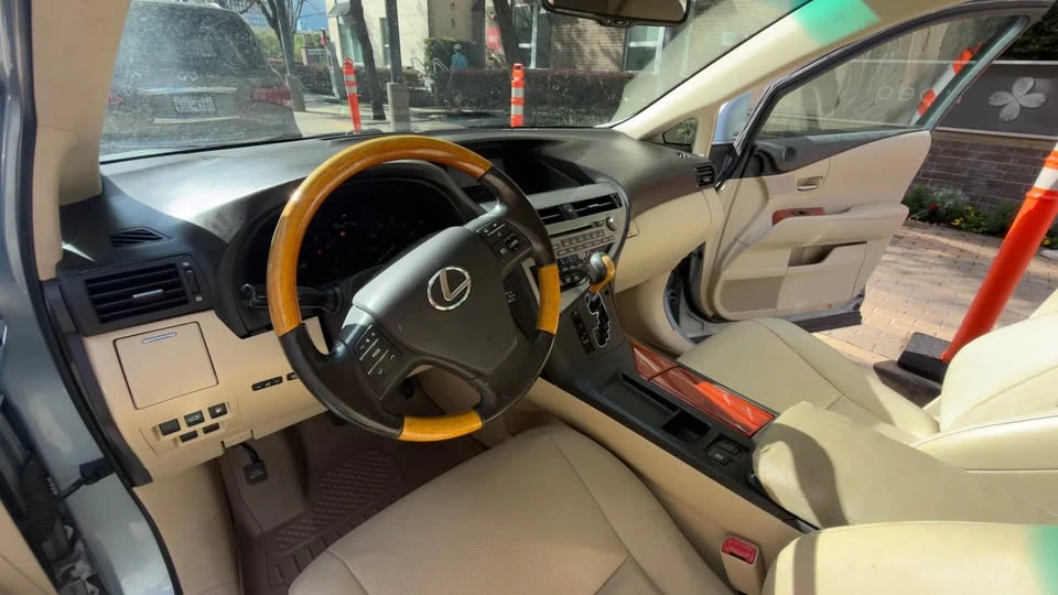 2010 Lexus RX 3rd Gen - Image 10 of 12