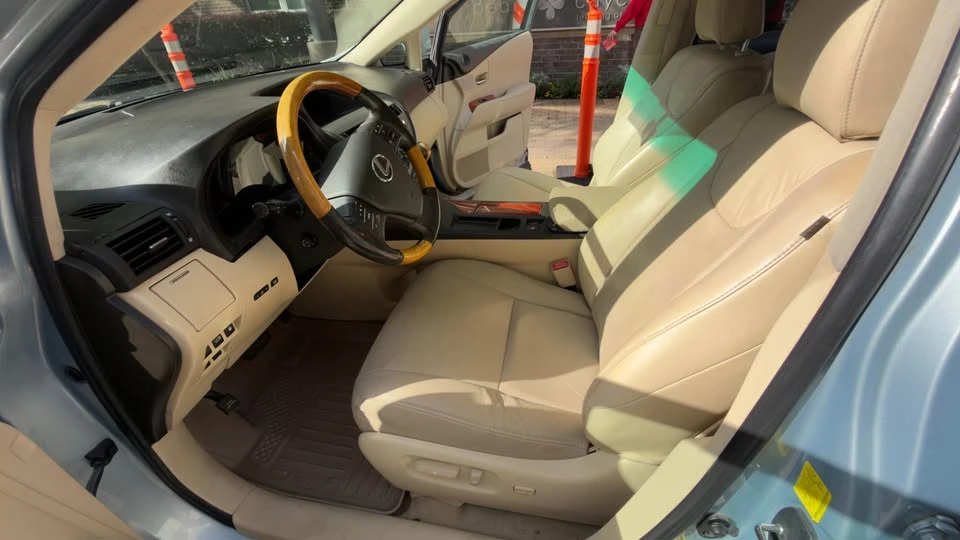 2010 Lexus RX 3rd Gen - Image 7 of 12