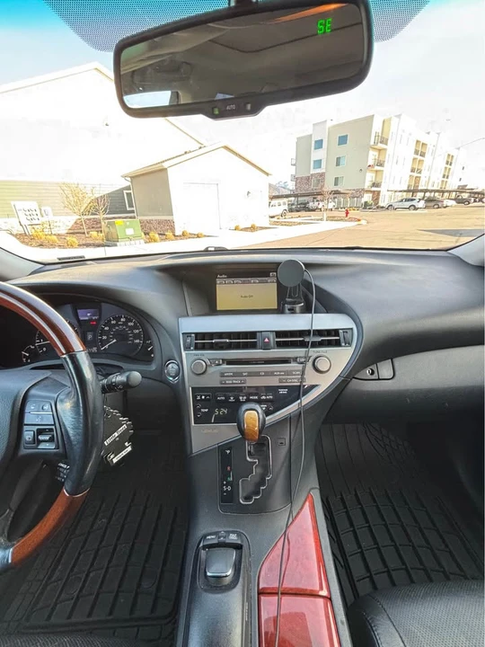 2010 Lexus RX 3rd Gen - Image 9 of 11
