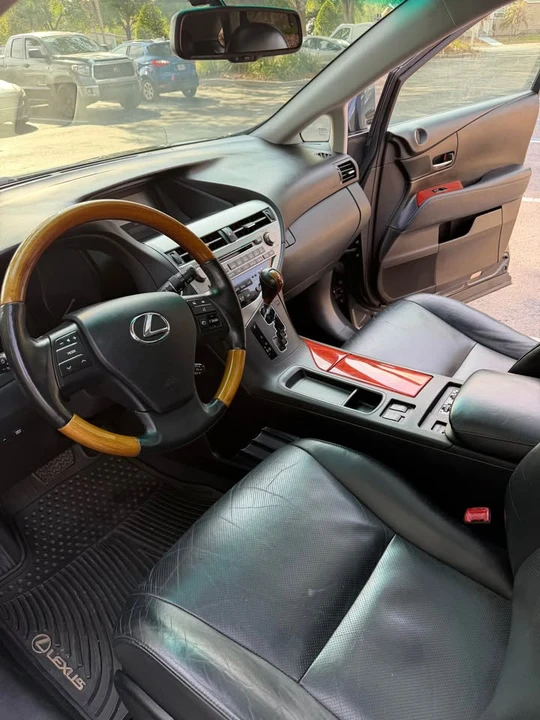2010 Lexus RX 3rd Gen - Image 17 of 20
