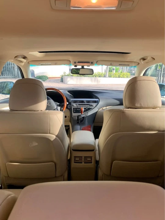2010 Lexus RX 3rd Gen - Image 14 of 19