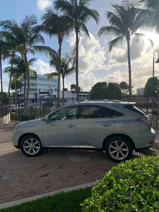2010 Lexus RX 3rd Gen - Image 9 of 19