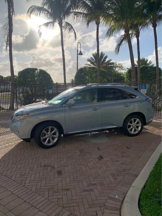 2010 Lexus RX 3rd Gen - Image 10 of 19