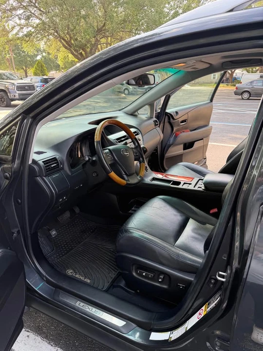 2010 Lexus RX 3rd Gen - Image 16 of 20