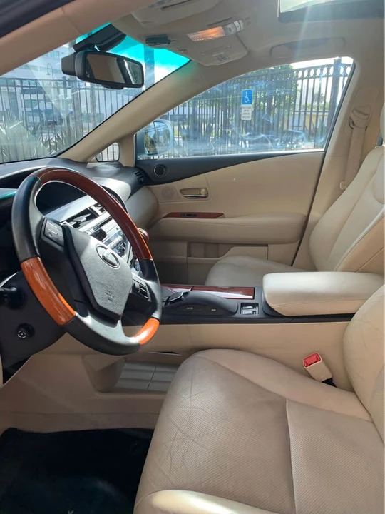 2010 Lexus RX 3rd Gen - Image 15 of 19