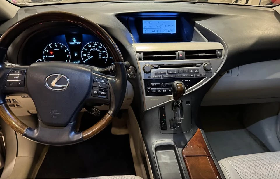 2010 Lexus RX 3rd Gen - Image 8 of 16