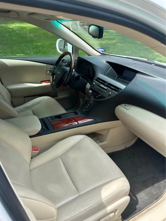 2010 Lexus RX 3rd Gen - Image 7 of 17