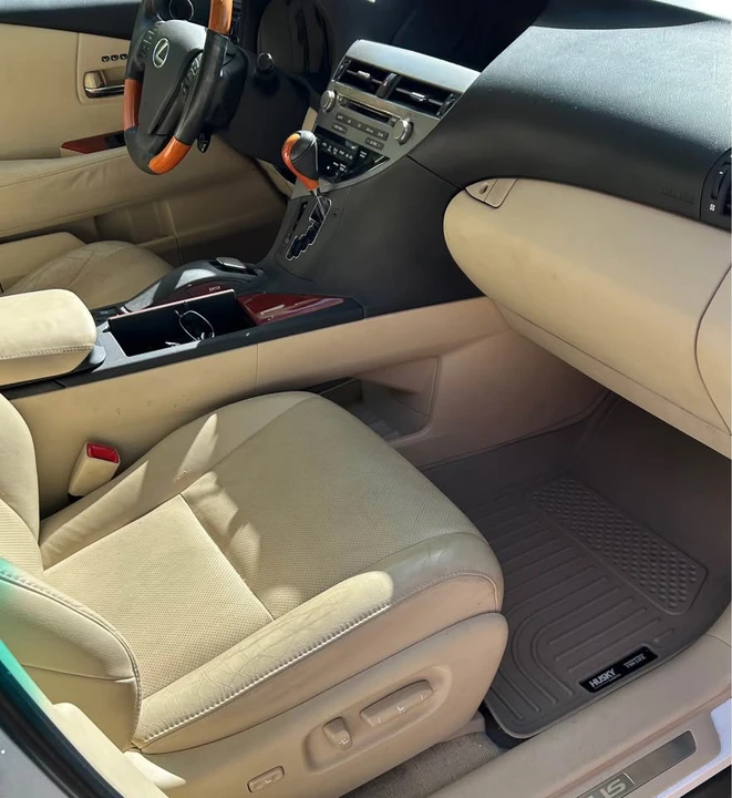 2010 Lexus RX 3rd Gen - Image 6 of 9